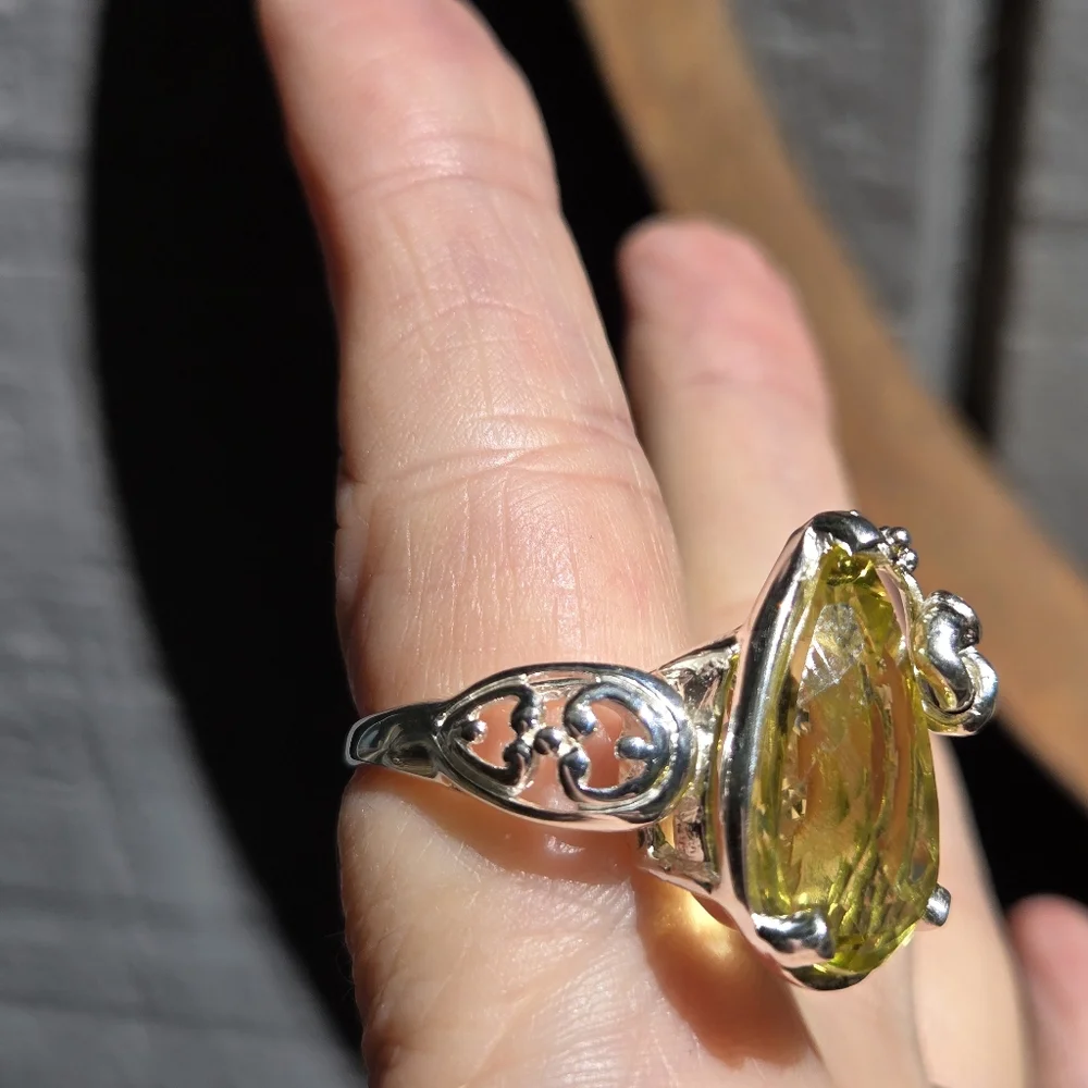 17k pear cut Lemon Quartz 🍋 & green 💚 sapphire sterling & white goldring sz8.5 - Picture 14 of 14